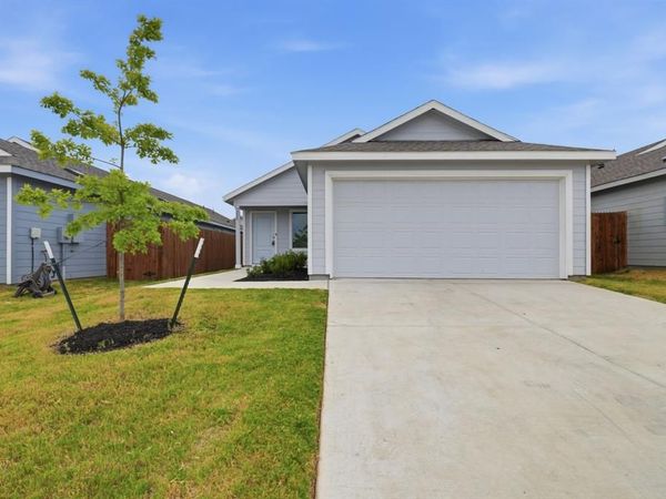225 Poplar Place, Wilmer, TX 75172
