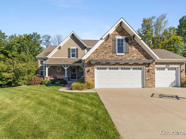 9413 Sunset Ridge Drive NE, Rockford, MI 49341