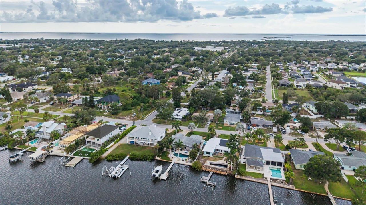 704 Bayshore Drive, Tarpon Springs, FL 34689 Photo