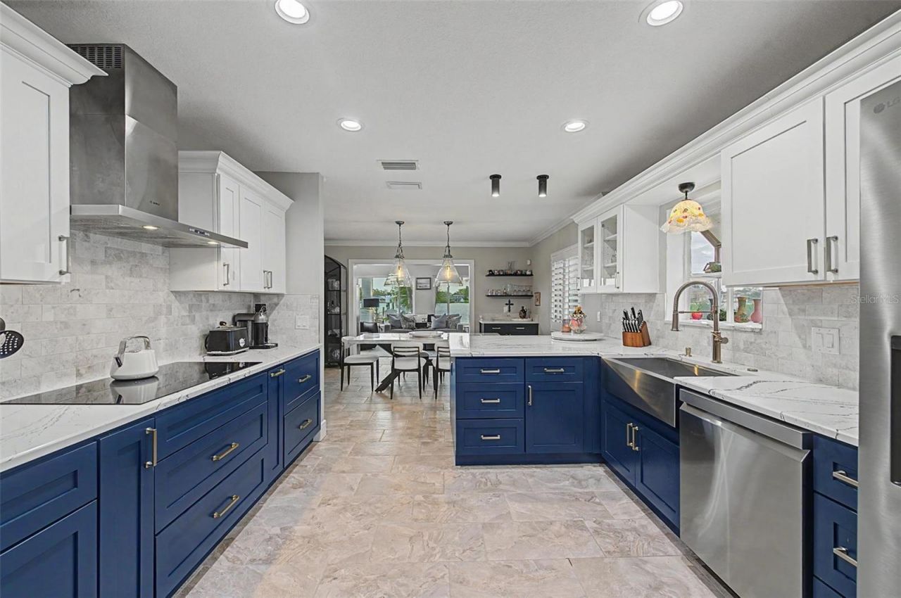 704 Bayshore Drive, Tarpon Springs, FL 34689 Photo