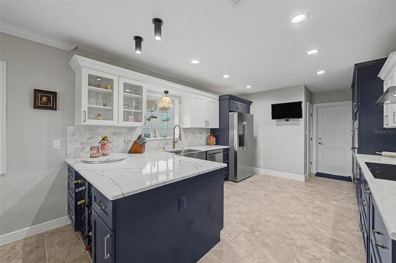 704 Bayshore Drive, Tarpon Springs, FL 34689 Photo