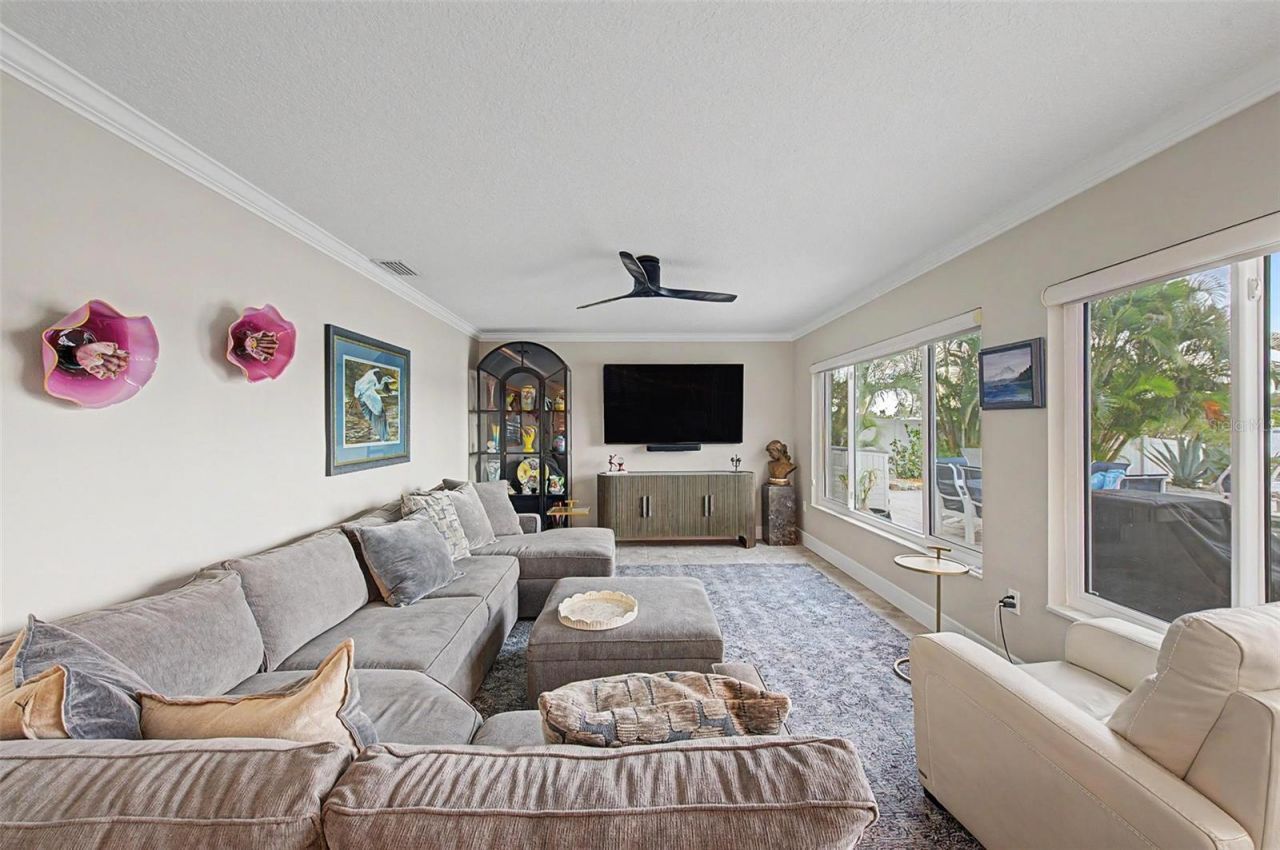 704 Bayshore Drive, Tarpon Springs, FL 34689 Photo