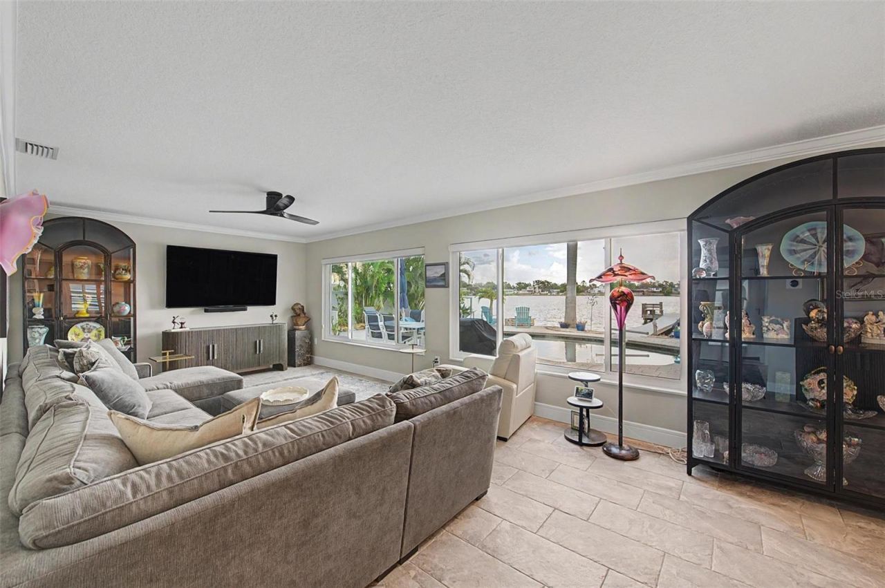 704 Bayshore Drive, Tarpon Springs, FL 34689 Photo