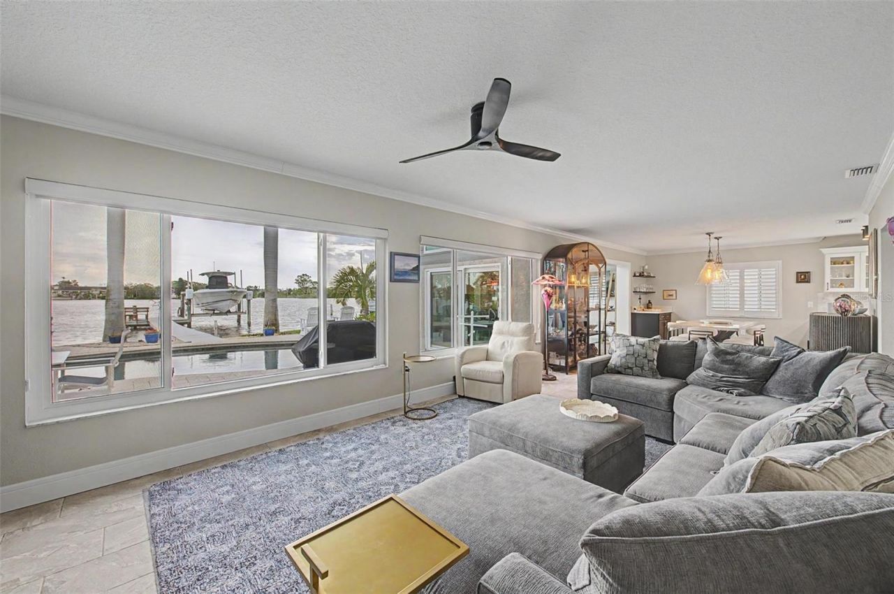 704 Bayshore Drive, Tarpon Springs, FL 34689 Photo