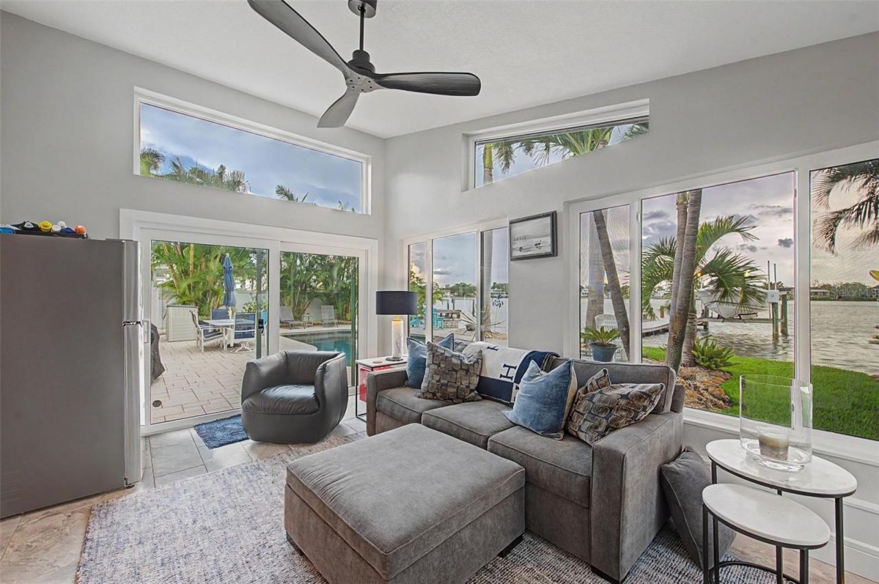 704 Bayshore Drive, Tarpon Springs, FL 34689 Photo
