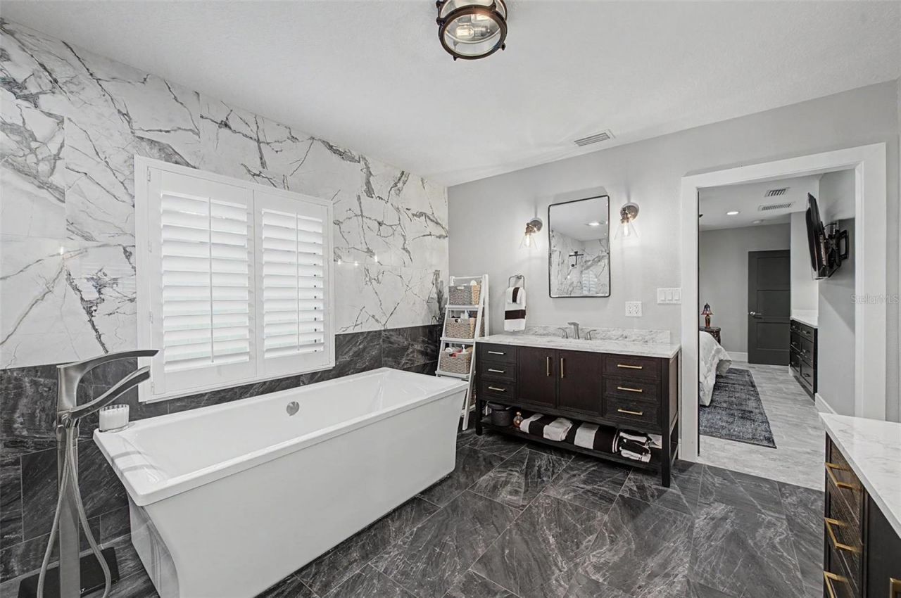 704 Bayshore Drive, Tarpon Springs, FL 34689 Photo