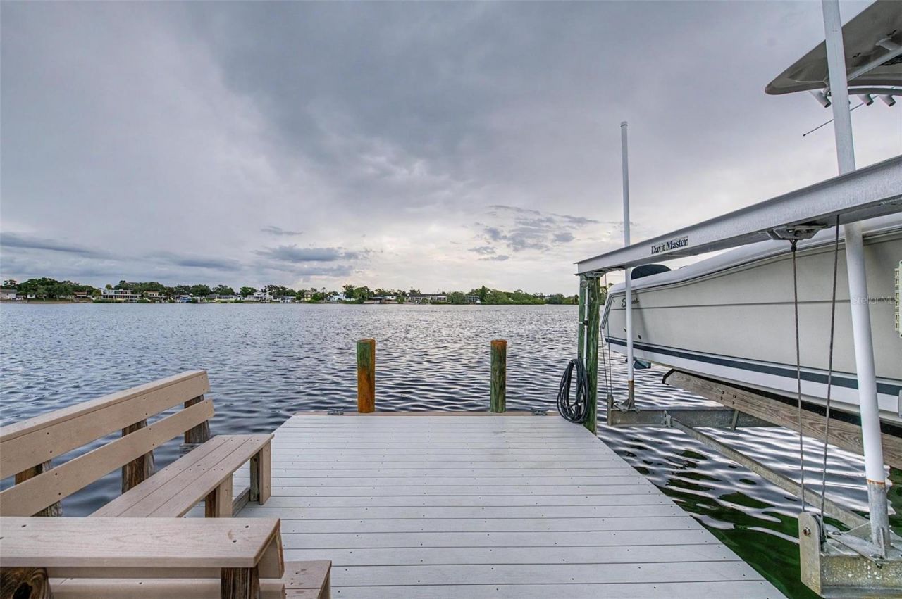 704 Bayshore Drive, Tarpon Springs, FL 34689 Photo