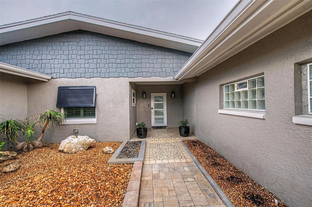 704 Bayshore Drive, Tarpon Springs, FL 34689 Photo