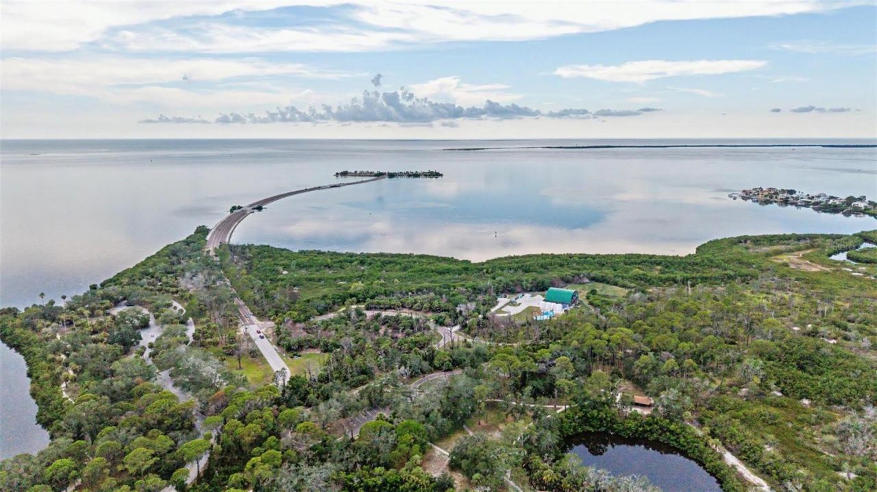704 Bayshore Drive, Tarpon Springs, FL 34689 Photo