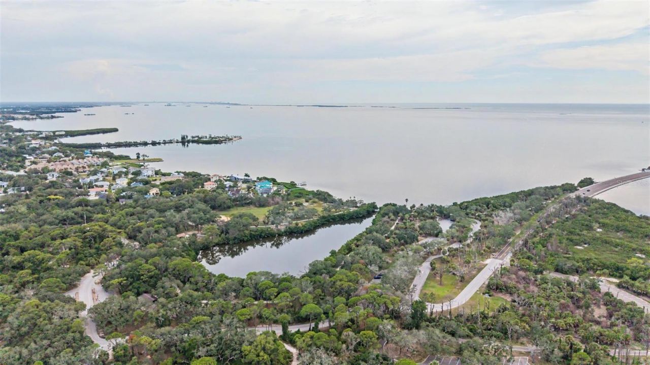 704 Bayshore Drive, Tarpon Springs, FL 34689 Photo