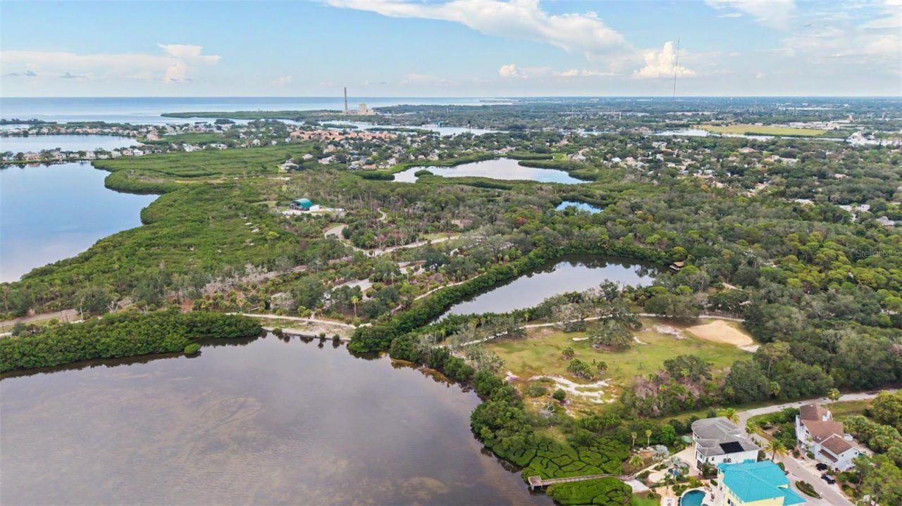 704 Bayshore Drive, Tarpon Springs, FL 34689 Photo