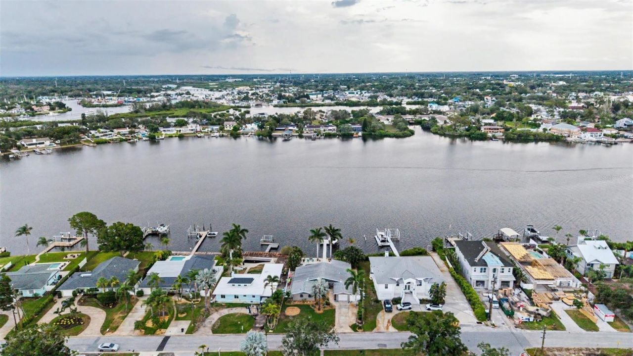 704 Bayshore Drive, Tarpon Springs, FL 34689 Photo