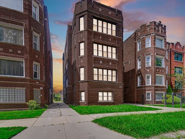 8010 S Phillips Avenue, Chicago, IL 60617