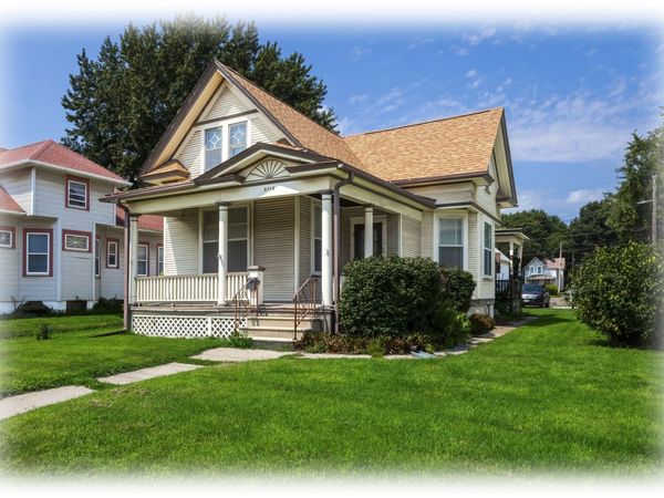 2118 Rockingham Road , Davenport, IA 52802