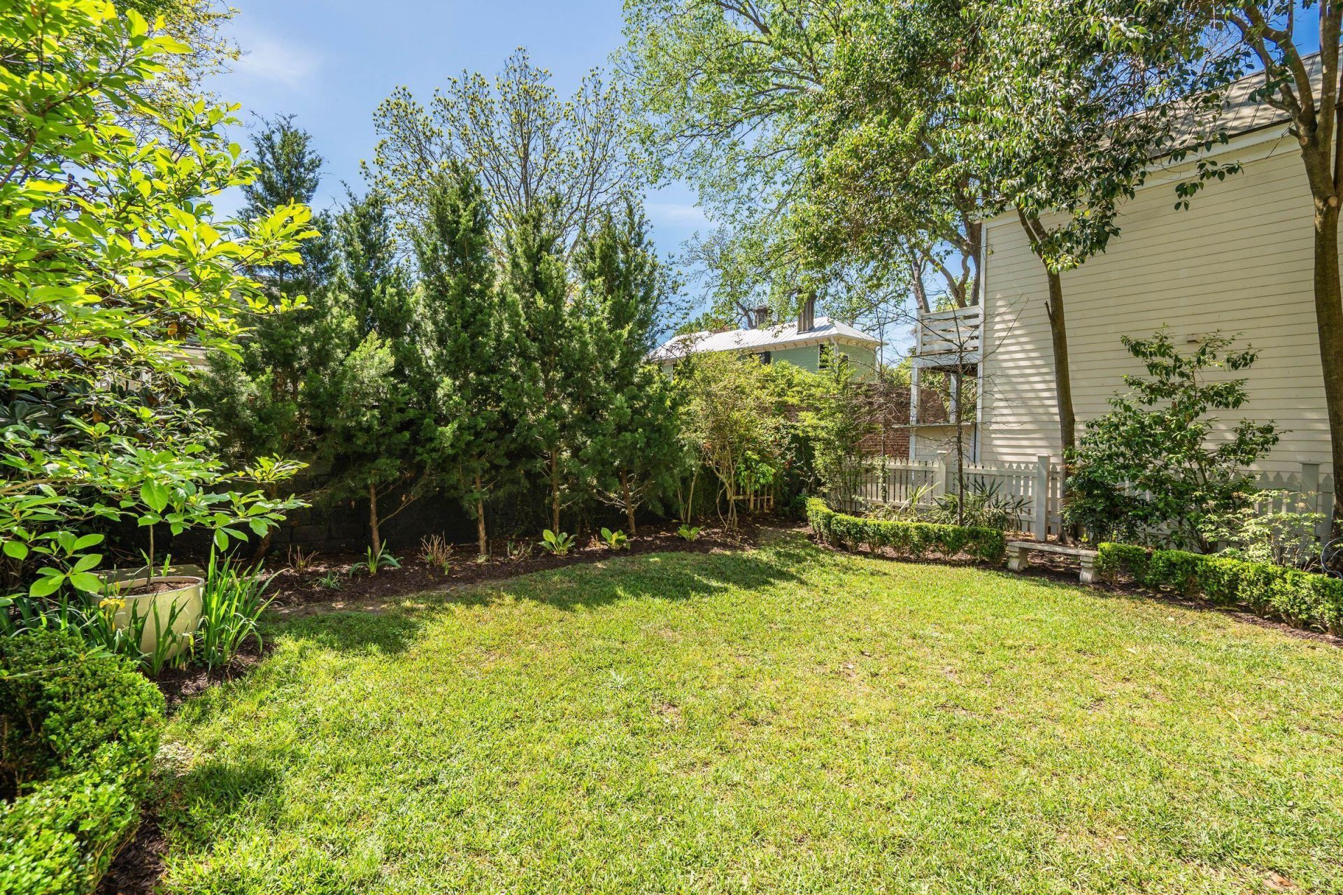 67 Warren Street Photo 102