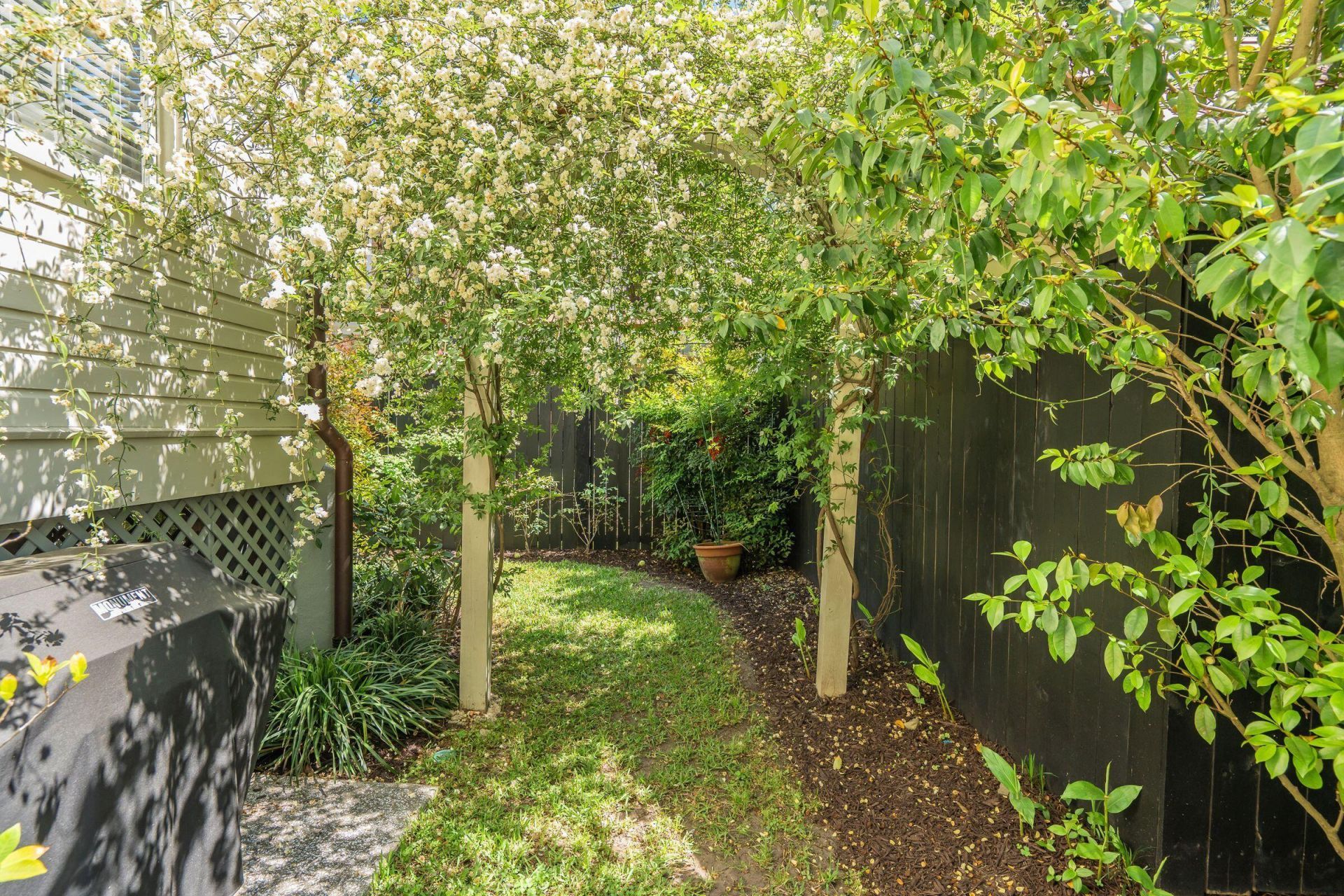 67 Warren Street Photo 103
