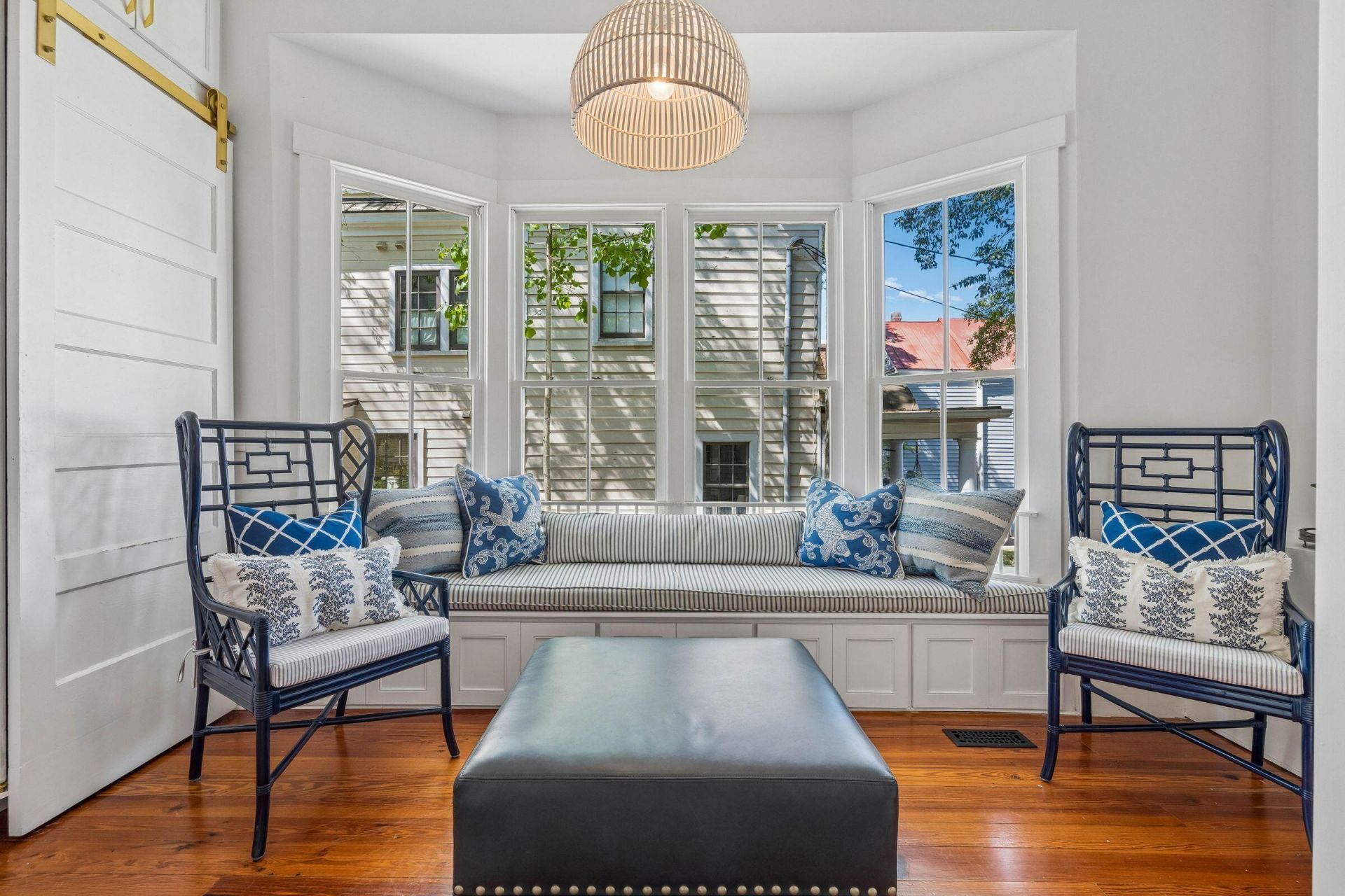 67 Warren Street Photo 32