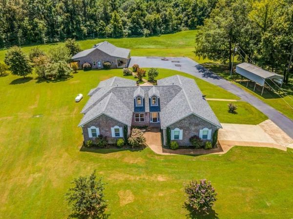 1215 Beaver Creek Dr , Mason, TN 38049
