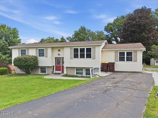 33 Beechwood Drive, Honesdale, PA 18431