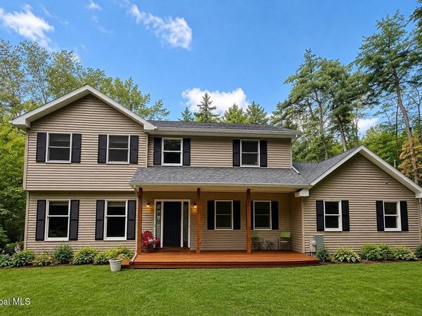 23 Holloway Lane, Averill Park, NY 12018
