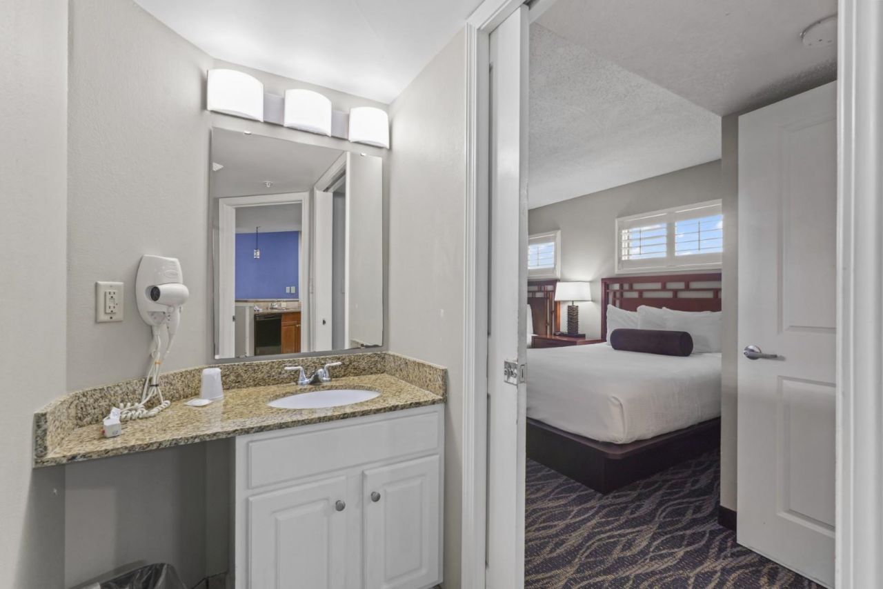 5300 N Ocean Blvd. Photo 12