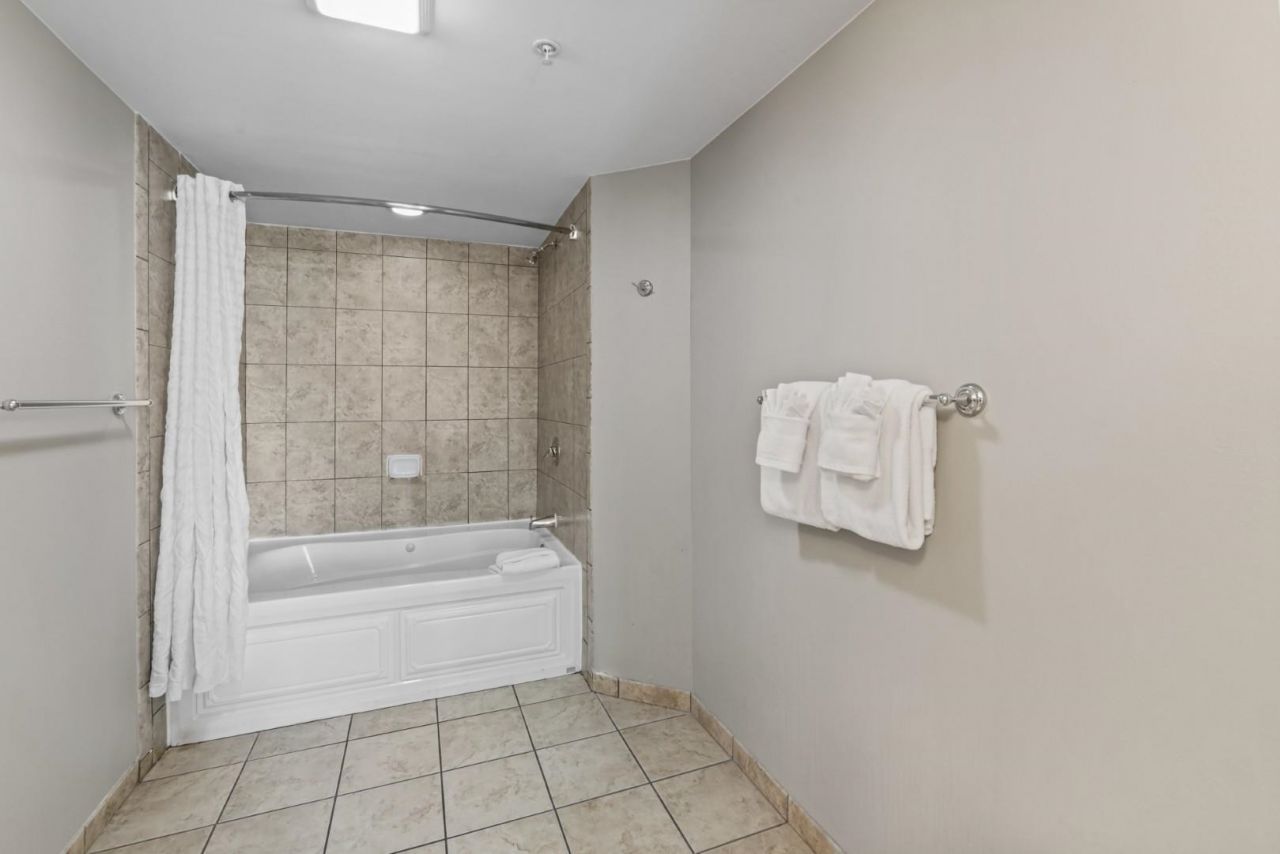 5300 N Ocean Blvd. Photo 17