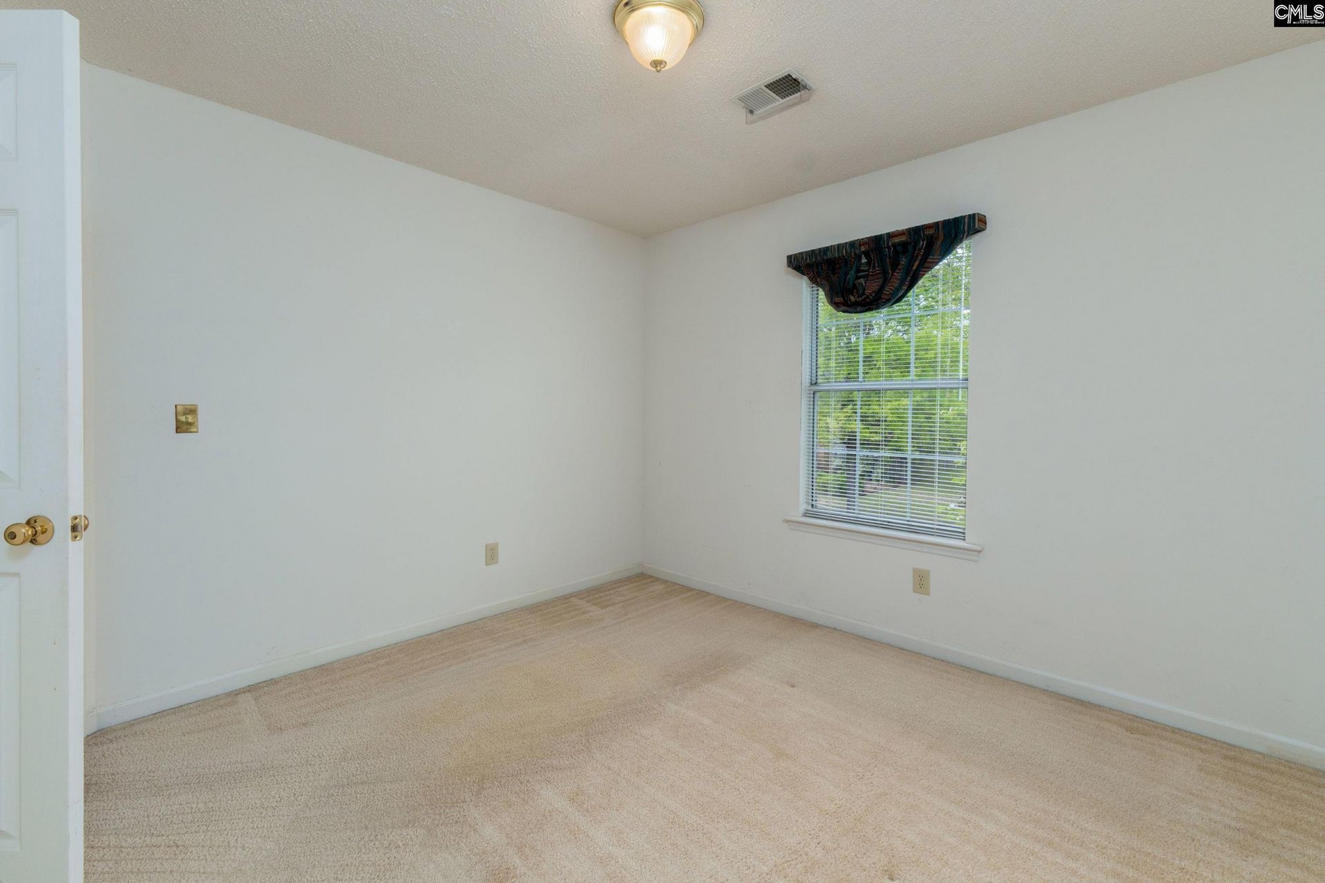 38 Dovecreek Drive  Photo 11