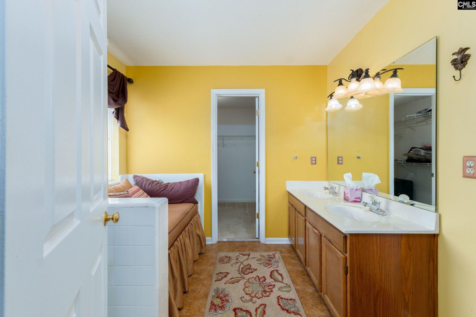 38 Dovecreek Drive  Photo 16