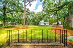 108 President Circle photo 4