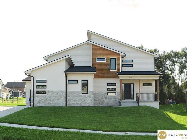 8215 N 166th Street, Bennington, NE 68007
