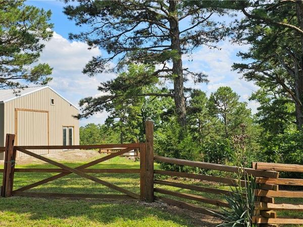 29 County Road 240, Eureka Springs, AR 72632