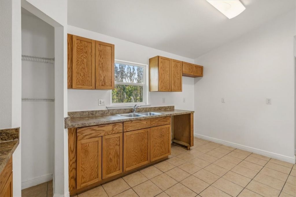 1297 10th Court Sw, Vero Beach, FL 32962 Photo