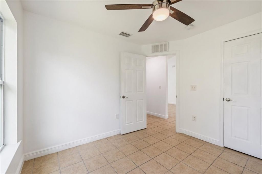 1297 10th Court Sw, Vero Beach, FL 32962 Photo