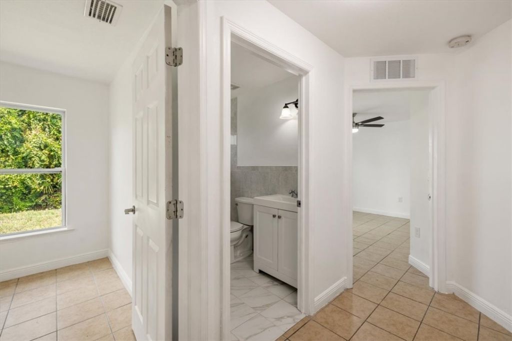 1297 10th Court Sw, Vero Beach, FL 32962 Photo