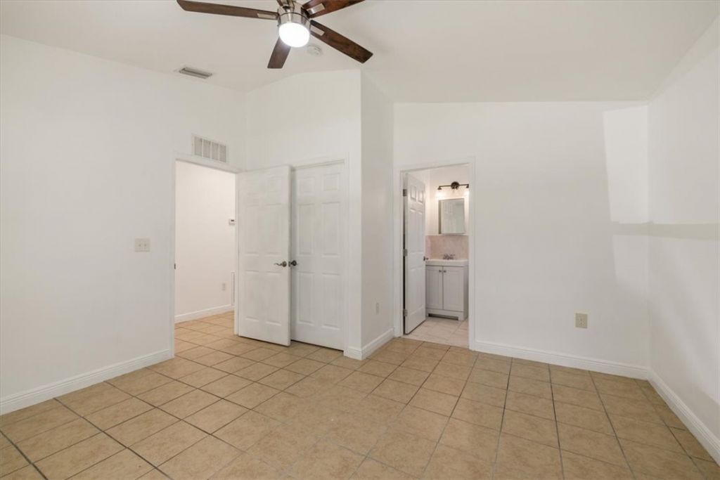 1297 10th Court Sw, Vero Beach, FL 32962 Photo