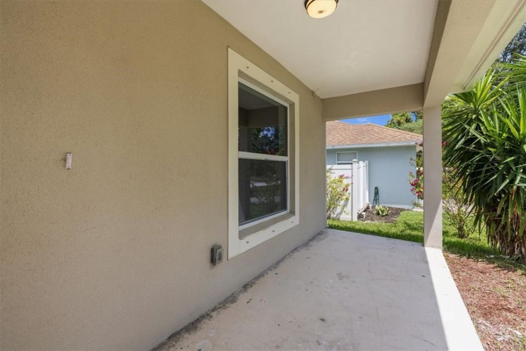 1297 10th Court Sw, Vero Beach, FL 32962 Photo