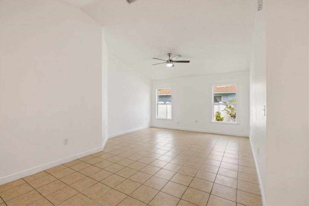 1297 10th Court Sw, Vero Beach, FL 32962 Photo