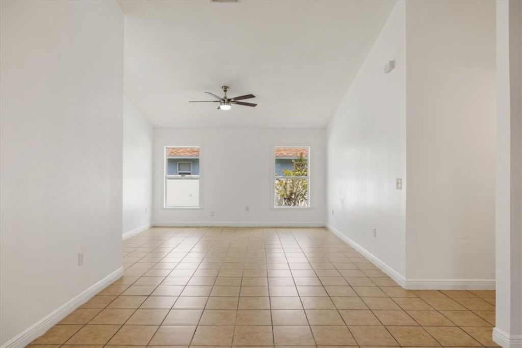 1297 10th Court Sw, Vero Beach, FL 32962 Photo