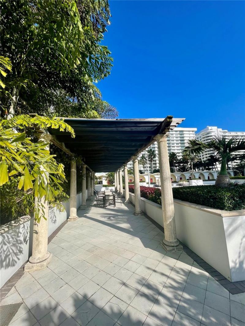 5600 Collins Ave, Unit 16P, Miami Beach, FL 33140 Photo