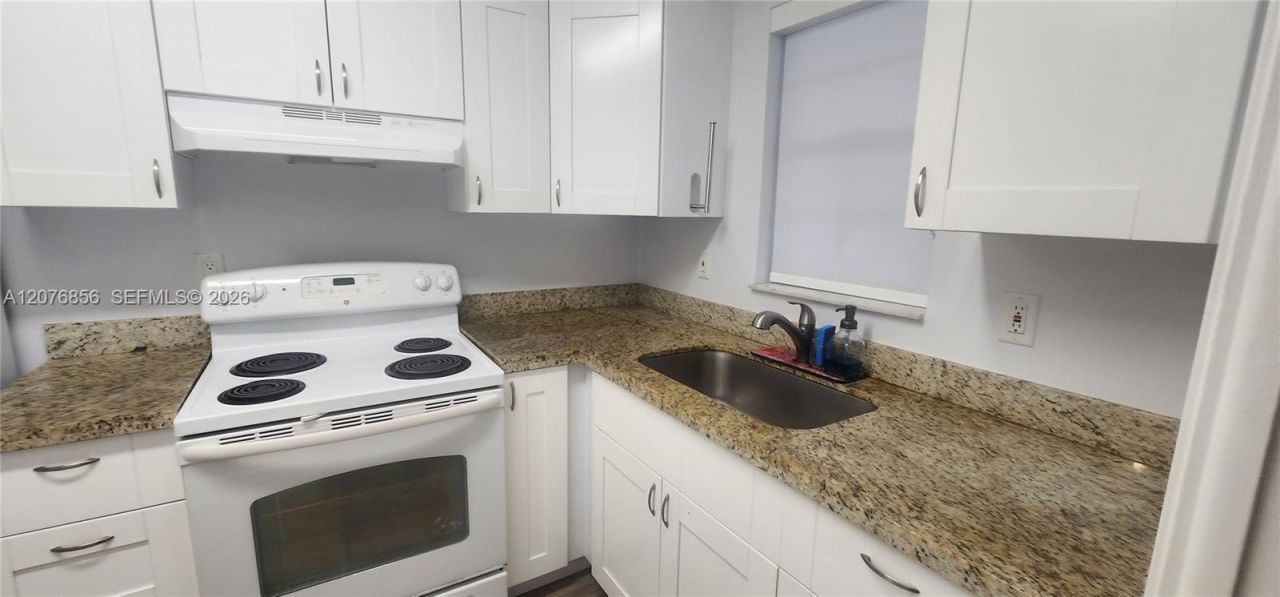 1555 N 12th Ct , Unit 8B, Hollywood, FL 33019 Photo