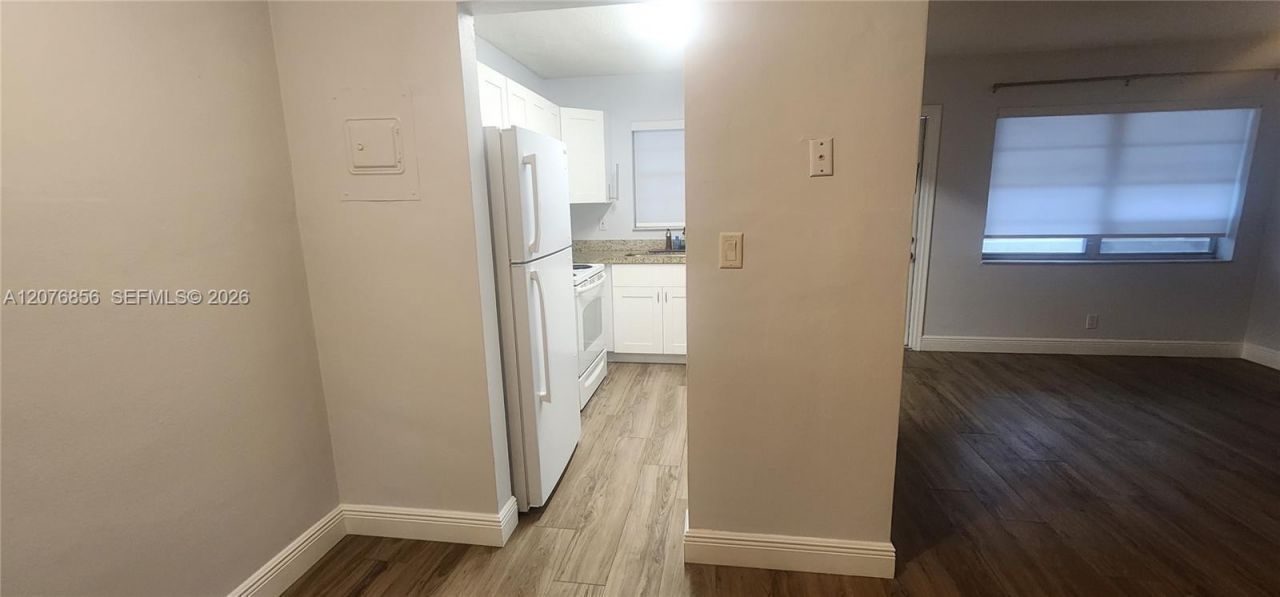 1555 N 12th Ct , Unit 8B, Hollywood, FL 33019 Photo