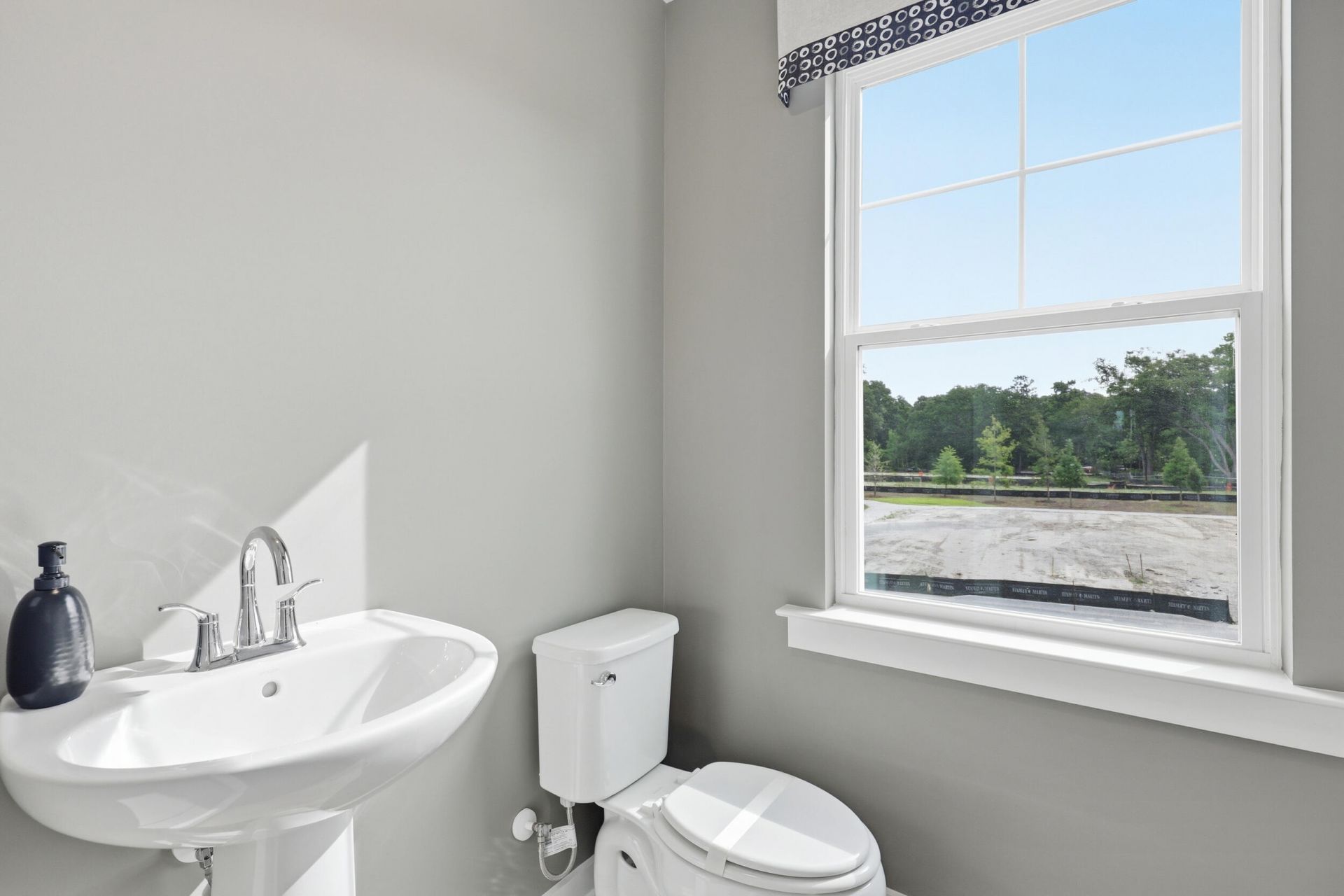 140 Fernbank Road Photo 17