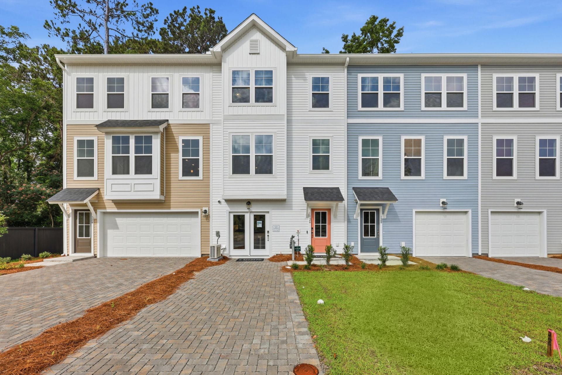 140 Fernbank Road Photo 2