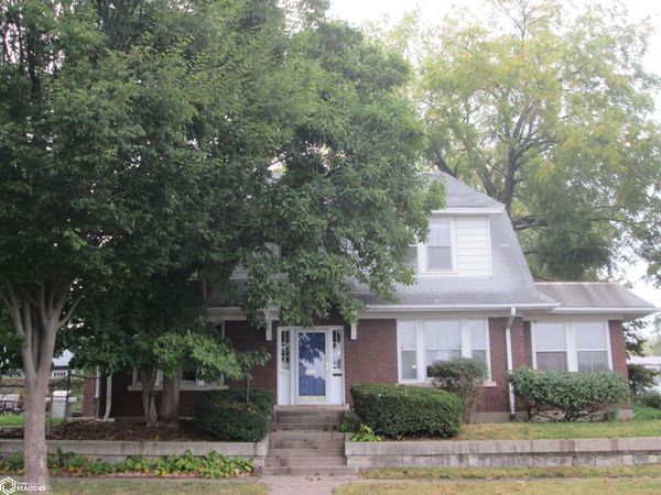 801 N 5TH Street, Burlington, IA 52601