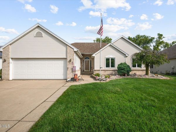 3133 Christine Lane, Oregon, OH 43616