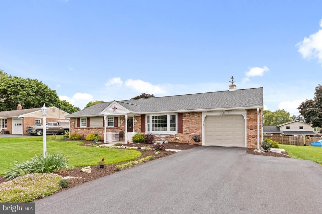 56 TIMBERLINE DRIVE, LEOLA, PA 17540