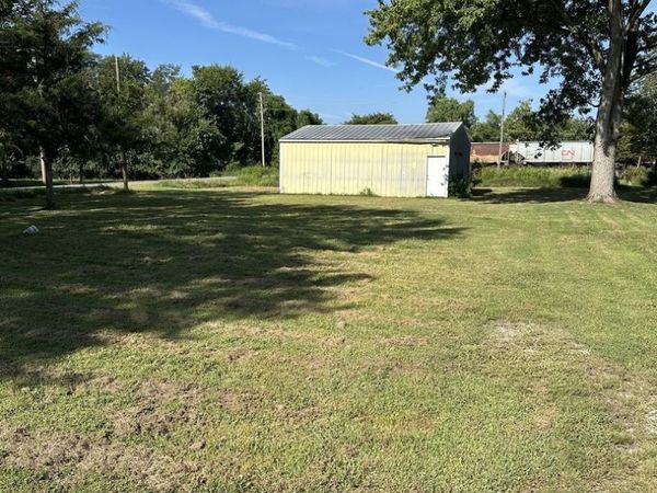 120 East 11TH Street , Duquoin, IL 62832
