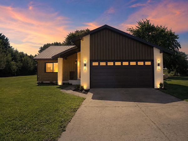 13805 Riverside Drive, Constantine, MI 49042
