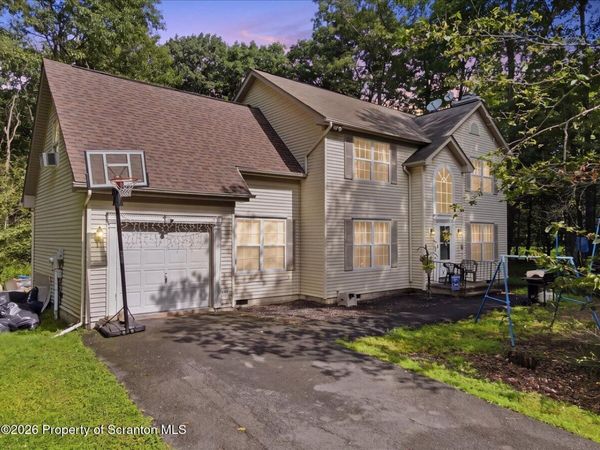 3156 Mohawk Trail , Tobyhanna, PA 18466