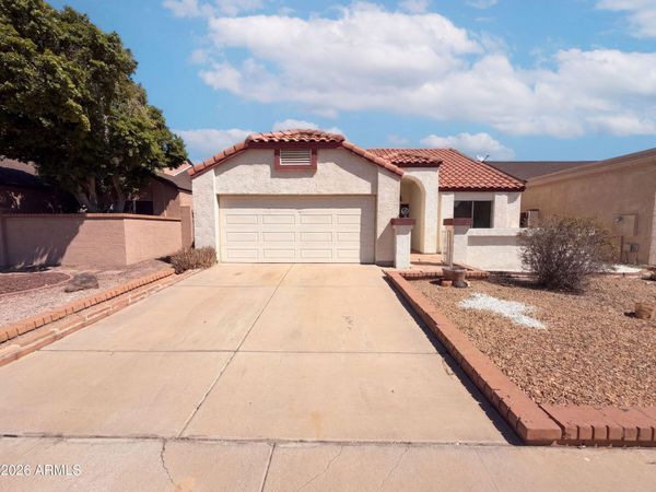6018 W MESCAL Street, Glendale, AZ 85304